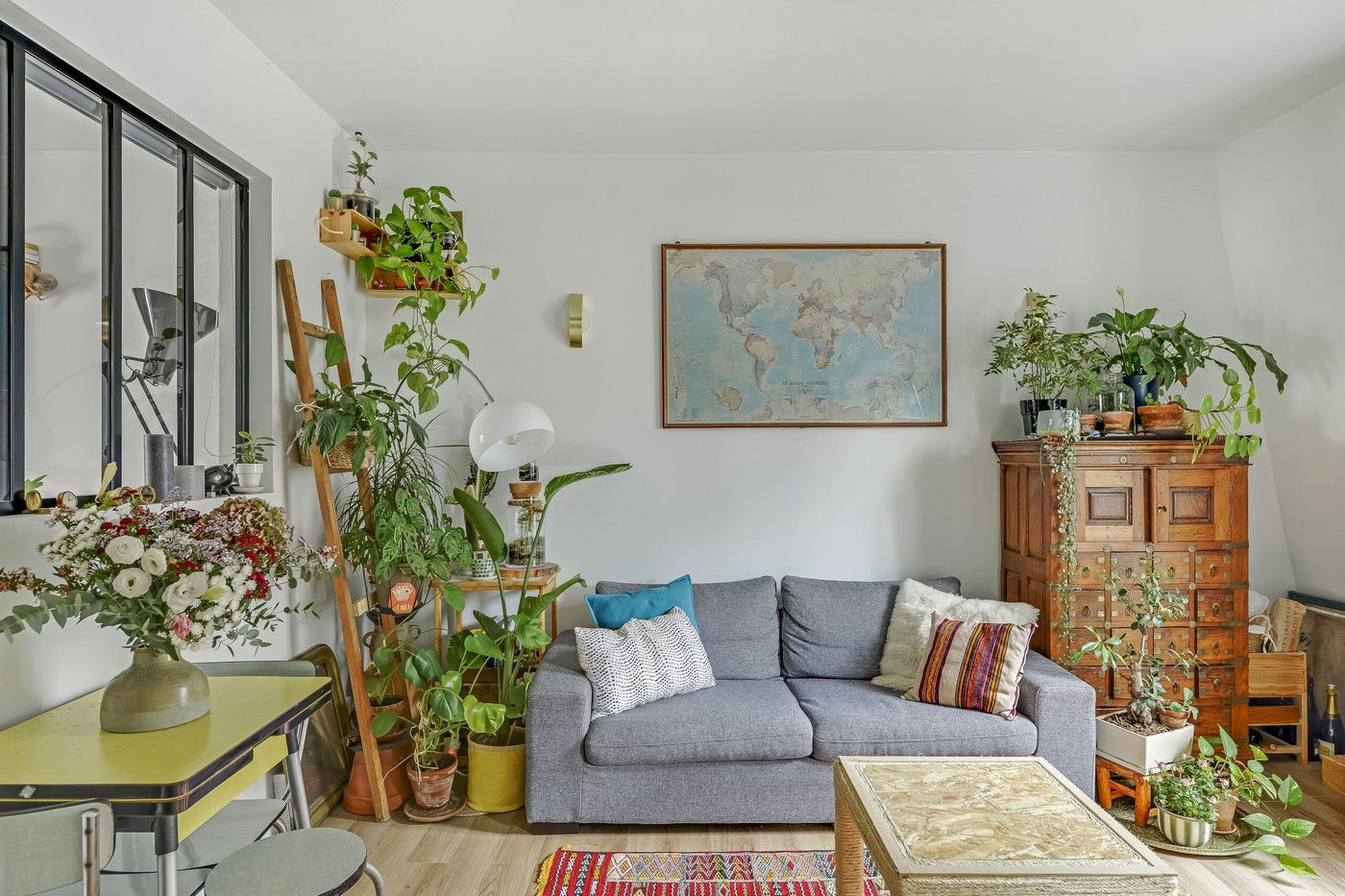 5 erreurs à éviter quand on place des plantes dans son salon